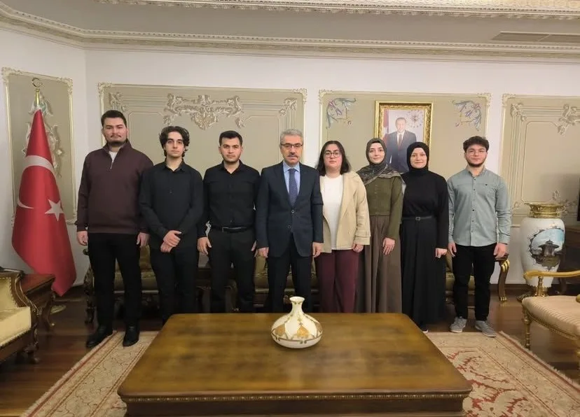 Tanıtım Çekimi — bir kare (9/157)