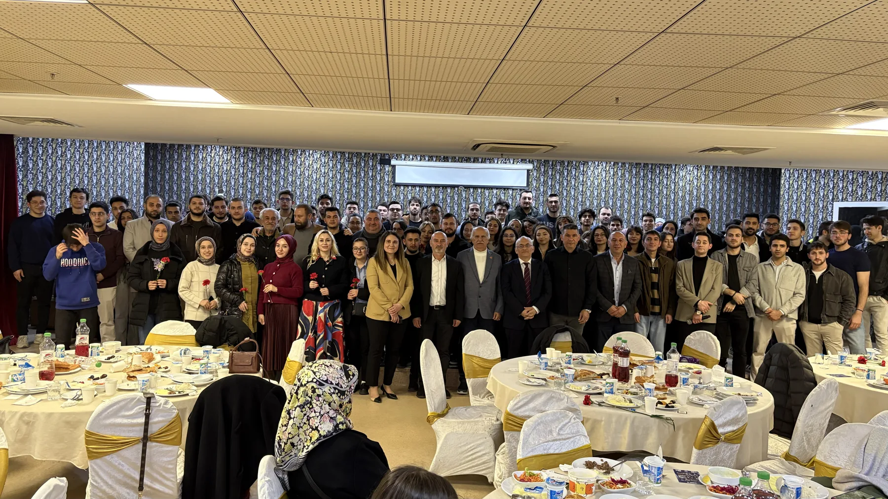 Tanıtım Çekimi — bir kare (74/157)