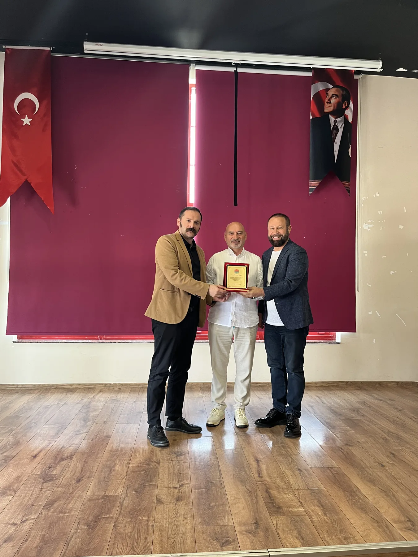 Tanıtım Çekimi — bir kare (92/157)